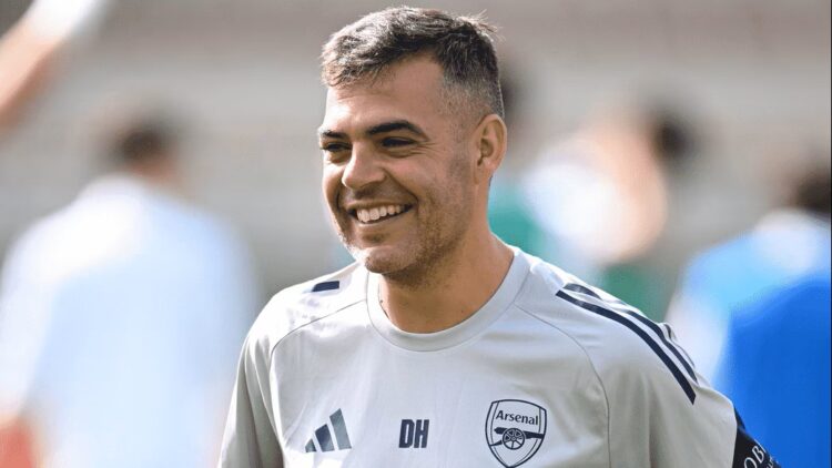 David Horseman with Arsenal (Photo via Arsenal.com)