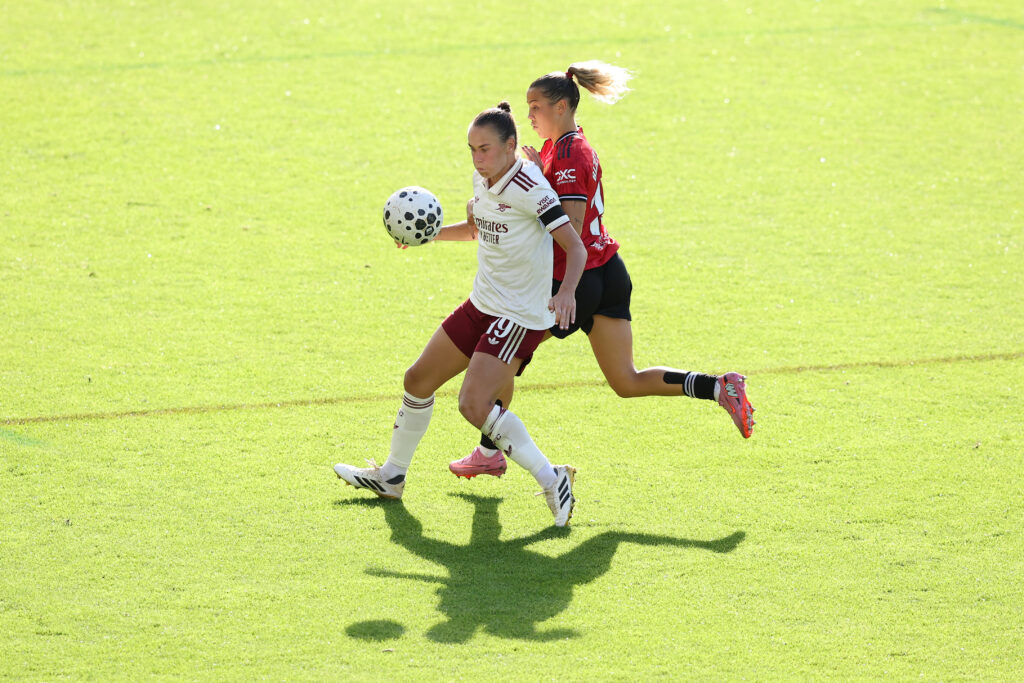 Arsenal drop to third place following 0-0 away draw at United 3 manchester united v arsenal barclays womens super league 1
