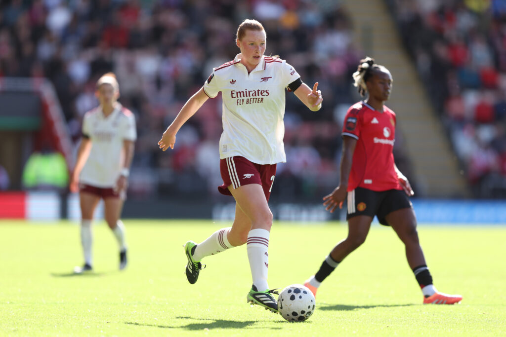 Arsenal draw with Manchester United and City 3 LEIGH, ENGLAND - SEPTEMBER 21: Katie Reid of Arsenal runs with the ball during the Barclays Women's Super League match between Manchester United and Arsenal at Leigh Sports Village on September 21, 2025 in Leigh, England. (Photo by Matt McNulty/Getty Images)