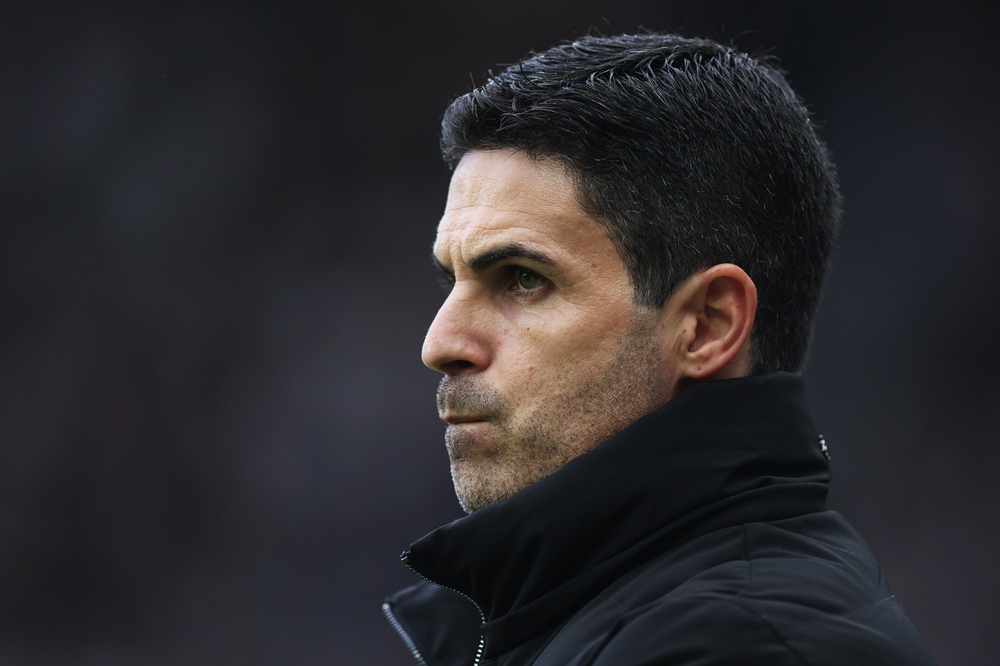 NEWCASTLE UPON TYNE, ENGLAND: Mikel Arteta, Manager of Arsenal, looks on prior to the Premier League match between Newcastle United and Arsenal at St James' Park on September 28, 2025. (Photo by George Wood/Getty Images)
