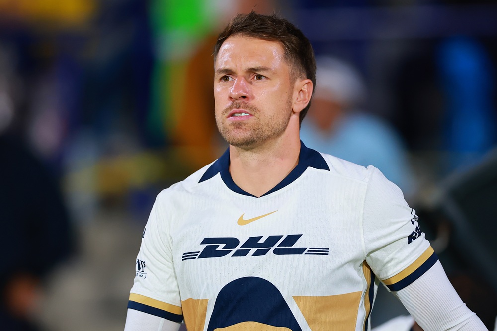 Cidade do México, México: Aaron Ramsey para a nona rodada do UNAM e Tigress Uanl como parte do torneio Liga MX de 2025 na Universidade Olympico de Estadio em 2025, Aaron Ramsey em setembro de 2025 (Hector Vivas.
