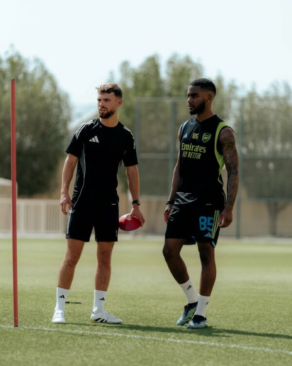 Romari Forde in training (Photo via BrodieCouzinsFitness on Instagram)