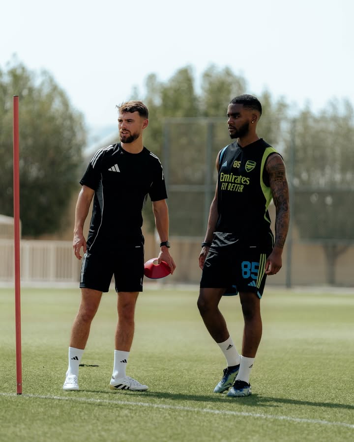 Romari Forde in training (Photo via BrodieCouzinsFitness on Instagram)