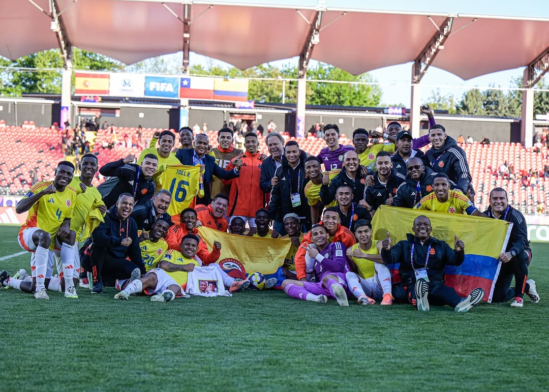 Alexei Rojas celebrates with the Colombia u20s at the u20 World Cup (Photo via Rojas on Instagram)
