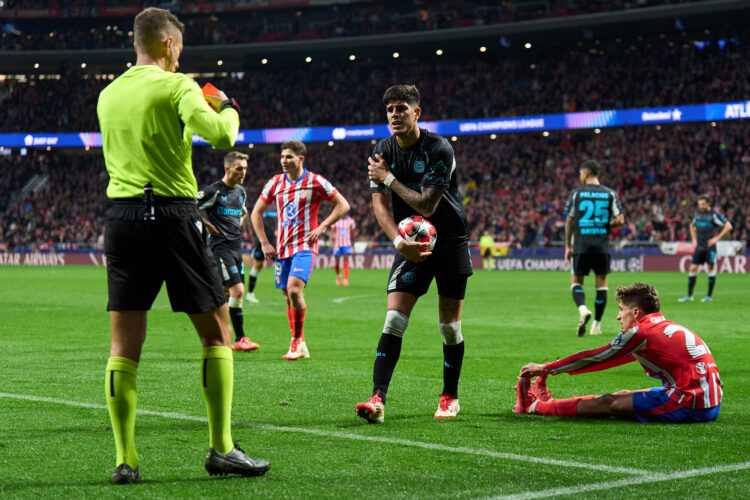 Referee Davide Massa shows the red cad to Piero Hincapie of Bayer 04 Leverkusen during the UEFA Champions League 2024/25 League Phase MD7 match bet...
