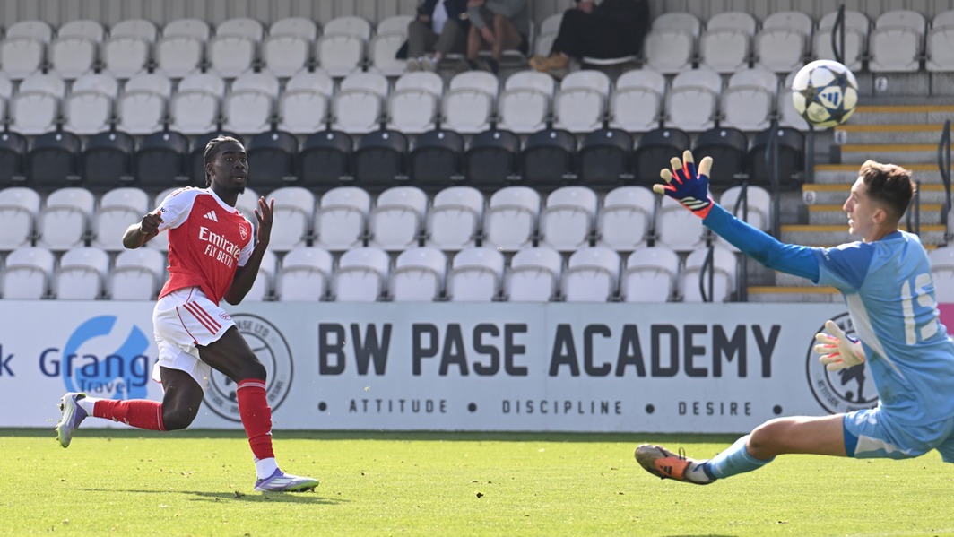 Josh Ogunnaike scoring for the Arsenal u19s (Photo via Arsenal.com)
