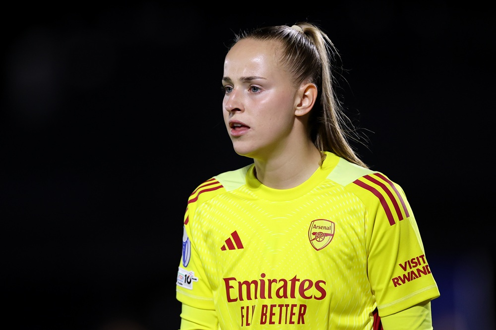 BOREHAMWOOD, ENGLAND: Daphne van Domselaar of Arsenal during the UEFA Women's Champions League 2025/26 league phase match between Arsenal FC and OL Lyonnesat Meadow Park on October 07, 2025. (Photo by Justin Setterfield/Getty Images)