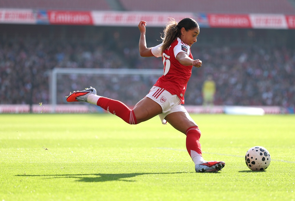 LONDON, ENGLAND: Olivia Smith of Arsenal puts in a cross during the Barclays Women's Super League match between Arsenal and Brighton & Hove Albion at Emirates Stadium on October 12, 2025. (Photo by Alex Pantling/Getty Images)