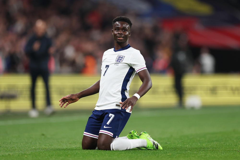 Saka 'Parece Bom' após Gol da Inglaterra e Prêmio Potom 4 Londres, Inglaterra: Bukayo Saka, da Inglaterra, comemorou o terceiro gol de seu time durante o amistoso internacional entre Inglaterra e País de Gales, no Estádio de Wembley, em 7 de outubro de 2012. (Julian Finnie/Gatety Images Pictures)