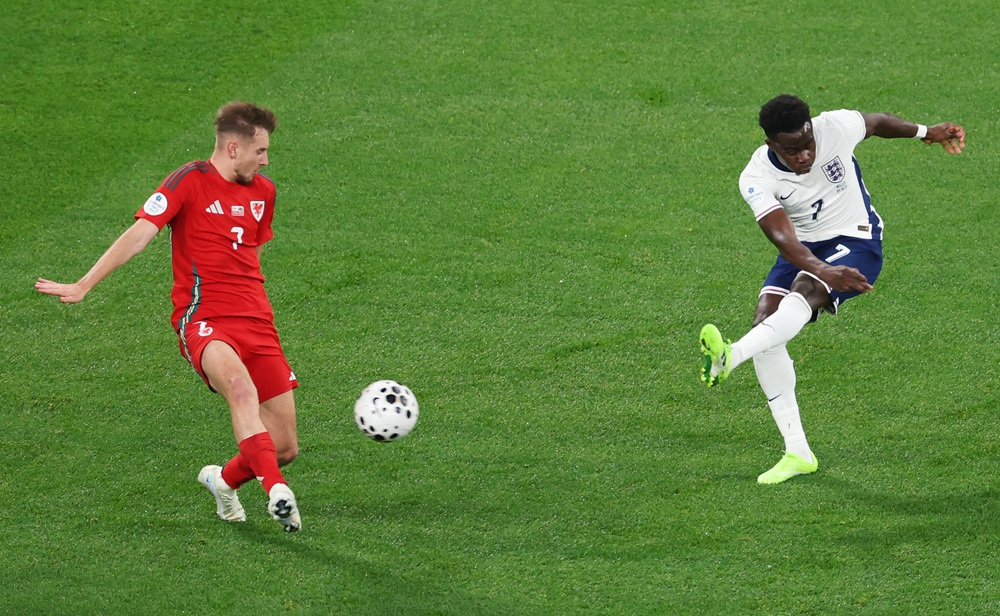 Gol da Inglaterra e Prêmio Potom 3 depois de Saka 'Parece Bom' Londres, Inglaterra: Bukayo Saka, da Inglaterra, marcou o terceiro gol de sua equipe durante o amistoso internacional entre Inglaterra e País de Gales, no Estádio de Wembley, em outubro de 2025. (Imagem de Justin Seterfield/Gatety Images)
