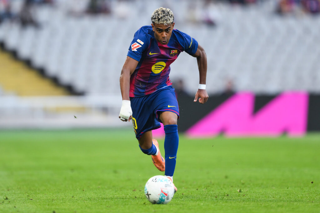 New Arsenal star compares Max Dowman to Lamine Yamal 2 BARCELONA, SPAIN - OCTOBER 18: Lamine Yamal of FC Barcelona runs with the ball during the LaLiga EA Sports match between FC Barcelona and Girona FC at Spotify Camp Nou on October 18, 2025 in Barcelona, Spain. (Photo by David Ramos/Getty Images)