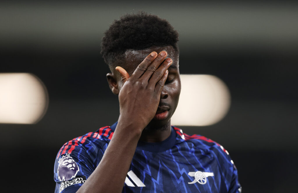 Saka delivers captain's performance to keep Arsenal top 4 LONDON, ENGLAND - OCTOBER 18: Bukayo Saka of Arsenal reacts during the Premier League match between Fulham and Arsenal at Craven Cottage on October 18, 2025 in London, England. (Photo by Alex Pantling/Getty Images)