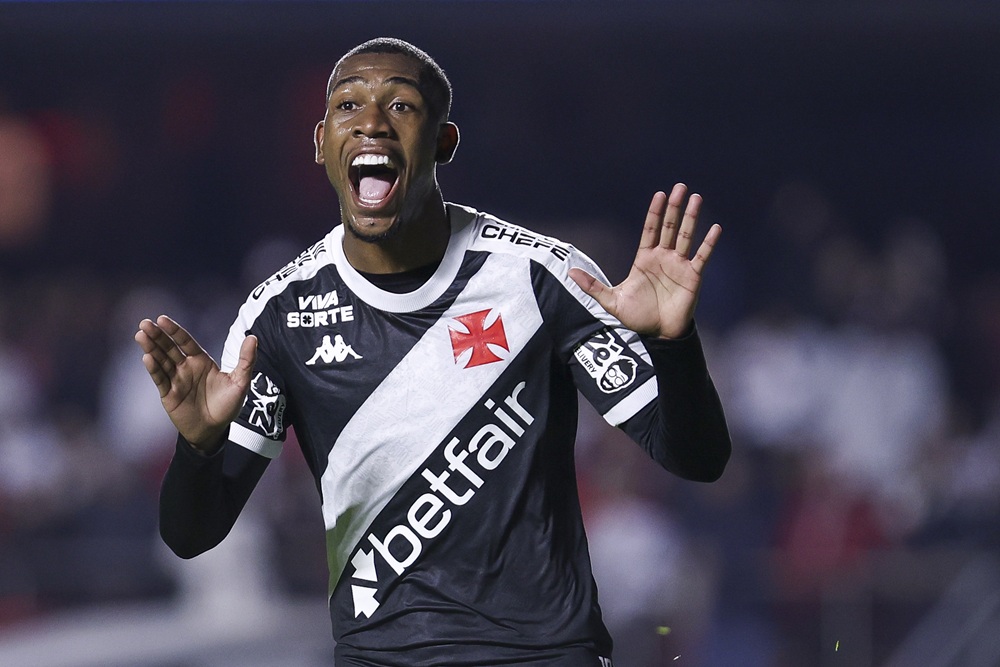 Arsenal scouts left enchanted by 19yo Brazilian's display 4 SAO PAULO, BRAZIL: Rayan of Vasco da Gama celebrates after scoring the team´s first goal during the Brasileirao 2025 match between Sao Paulo and Vasco da Gama at MorumBIS on June 12, 2025. (Photo by Ricardo Moreira/Getty Images)
