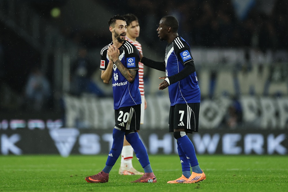 COLOGNE, GERMANY: Fabio Vieira of Hamburger SV reacts during the Bundesliga match between 1. FC Köln and Hamburger SV at RheinEnergieStadion on November 02, 2025. (Photo by Lars Baron/Getty Images)