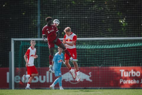 Joshua Abe playing for the Liverpool youth teams (Photo via Abe on Instagram)