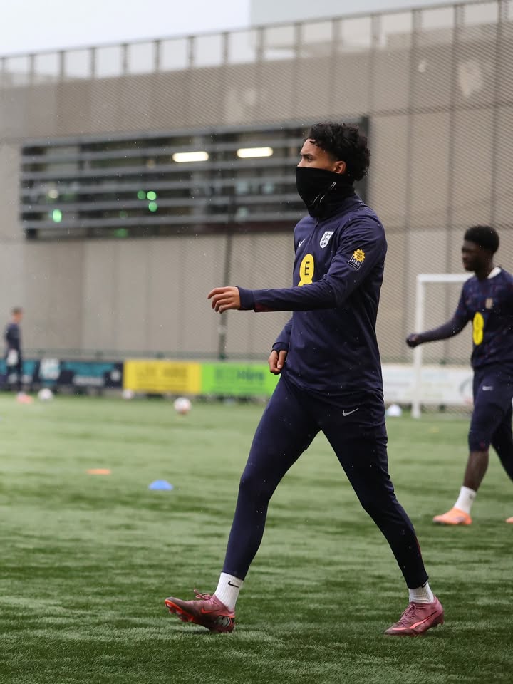 Arsenal youngster scores fantastic goal for England u17s 2 Kyran Thompson with the England u17s (Photo via Thompson on Instagram)