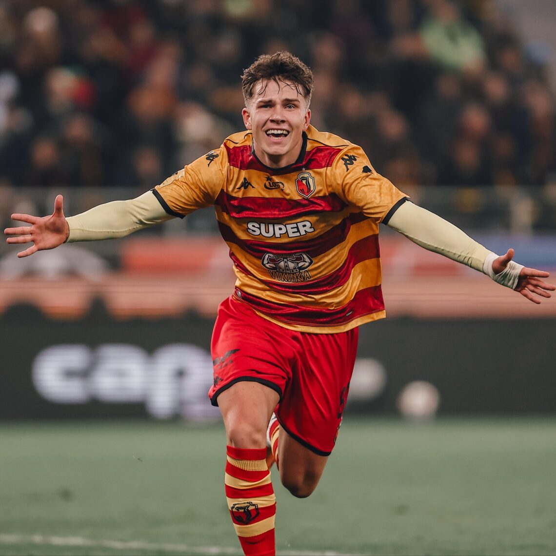 Oskar Pietuszewski playing for Jagiellonia Bialystok (Photo via Pietuszewski on Instagram)