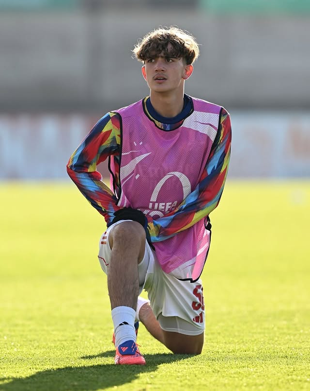 Dowman scores wondergoal as Arsenal youngster makes history 2 Max Dowman with the Arsenal academy (Photo via Arsenal Academy on Instagram)
