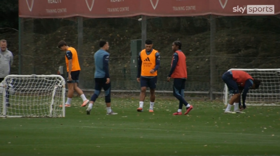 Alex Oxlade-Chamberlain in training with the Arsenal u21s (Image via SkySports.com)