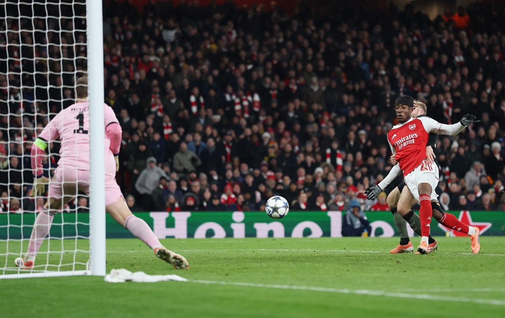 LONDON, ENGLAND: Noni Madueke of Arsenal scores his team's second goal during the UEFA Champions League 2025/26 League Phase MD5 match between Arsenal FC and FC Bayern München at Arsenal Stadium on November 26, 2025. (Photo by Richard Heathcote/Getty Images)