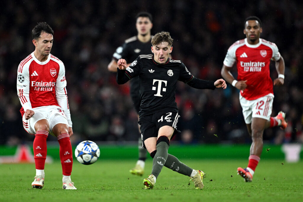 LONDON, ENGLAND - NOVEMBER 26: Lennart Karl of Bayern Munich passes the ball during the UEFA Champions League 2025/26 League Phase MD5 match between Arsenal FC and FC Bayern München at Arsenal Stadium on November 26, 2025 in London, England. (Photo by Shaun Botterill/Getty Images)