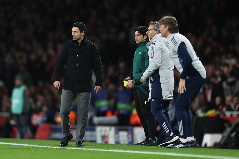 LONDON, ENGLAND: Mikel Arteta, Manager of Arsenal, looks on during the UEFA Champions League 2025/26 League Phase MD5 match between Arsenal FC and ...