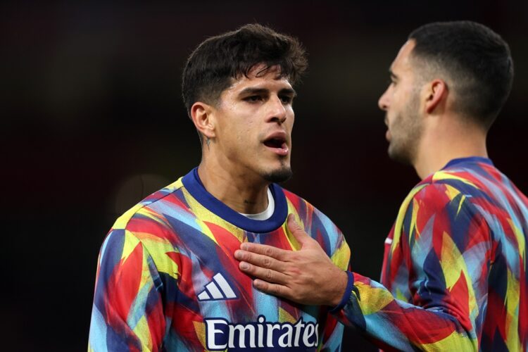 LONDON, ENGLAND: Piero Hincapie of Arsenal looks on during the warm up prior to the Premier League match between Arsenal and Tottenham Hotspur at E...