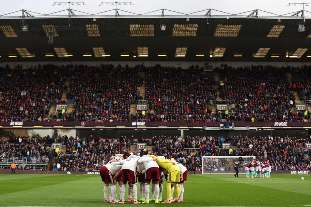 Arsenal star praised as "complete midfielder" 4 burnley v arsenal premier league 7