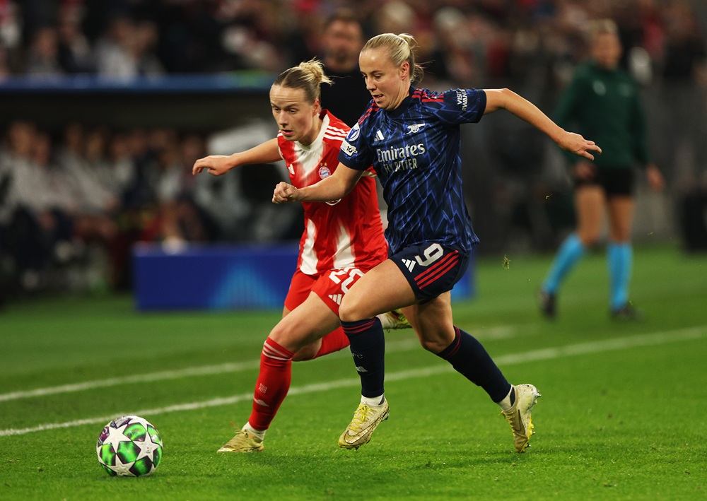 MUNICH, GERMANY: Beth Mead of Arsenal during the UEFA Women's Champions League 2025/26 league phase match between FC Bayern München and Arsenal FC on November 12, 2025. (Photo by Adam Pretty/Getty Images)