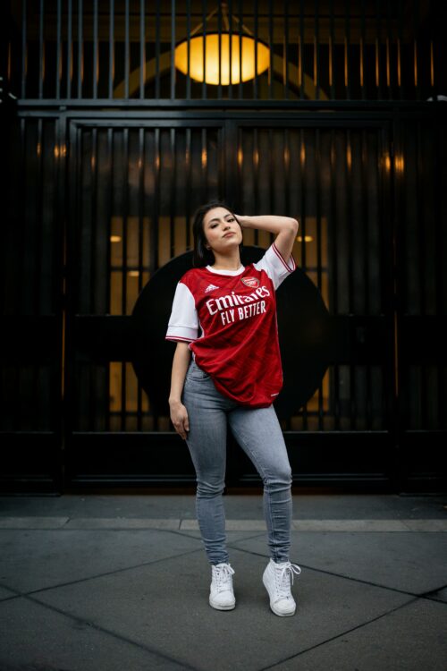 arsenal fan in arsenal shirt