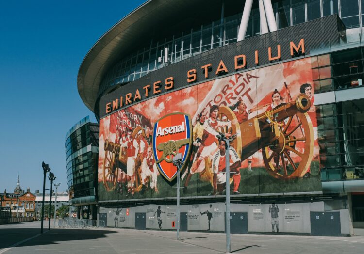 emirates stadium outside image via pexels.com