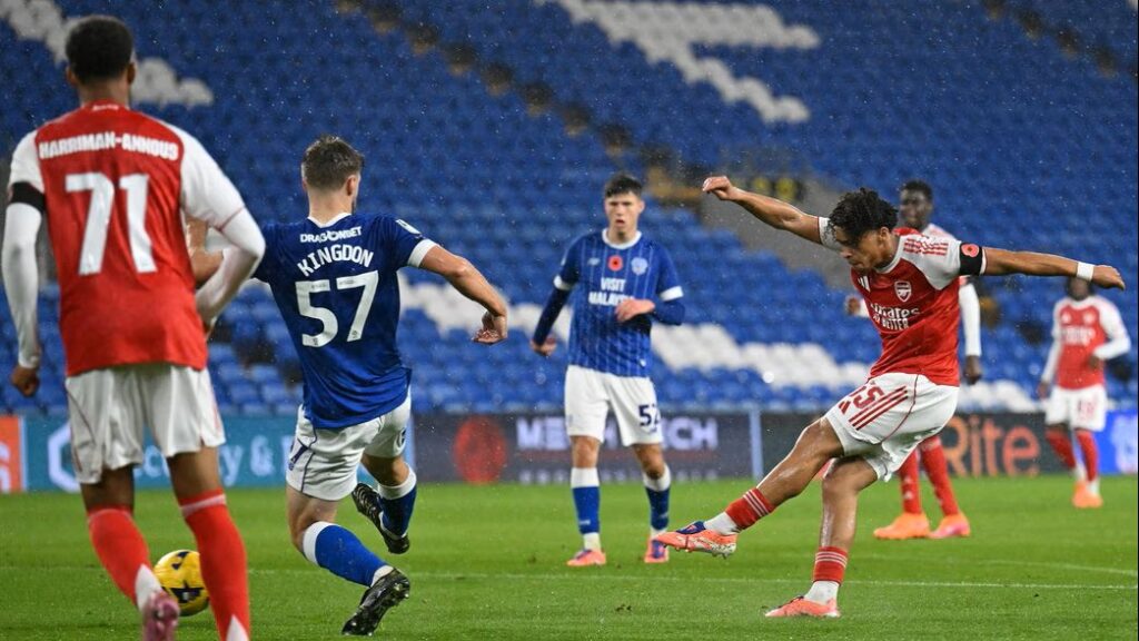 Marcell Washington scores for the Arsenal u21s (Photo via Arsenal.com)