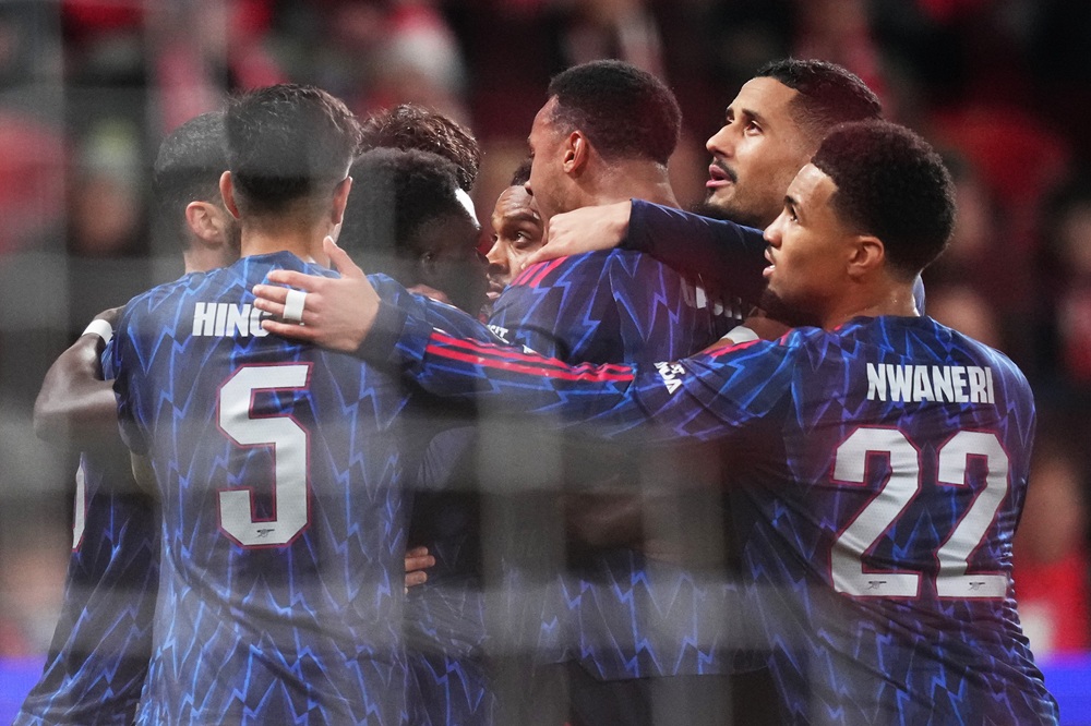 PRAGUE, CZECH REPUBLIC: Bukayo Saka of Arsenal (obscured) celebrates scoring his team's first goal with teammates during the UEFA Champions League 2025/26 League Phase MD4 match between SK Slavia Praha and Arsenal FC at Eden Arena on November 04, 2025. (Photo by Gabriel Kuchta/Getty Images)