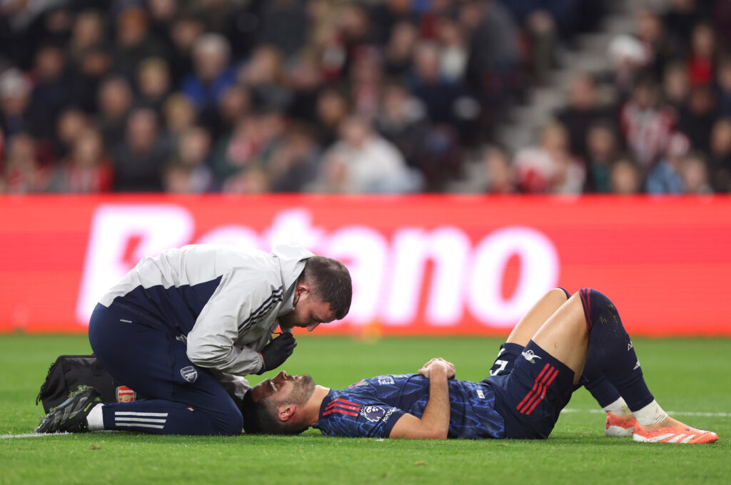 Liverpool look like Arsenal 5 years ago 6 SUNDERLAND, ENGLAND - NOVEMBER 08: Mikel Merino of Arsenal receives medical treatment during the Premier League match between Sunderland and Arsenal at the Stadium of Light on November 08, 2025 in Sunderland, England. (Photo by George Wood/Getty Images)