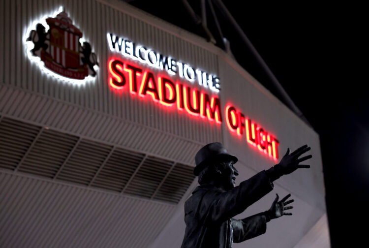Sunderland vs Arsenal preview 3 SUNDERLAND, ENGLAND - NOVEMBER 03: A general view of a statue of former Sunderland manager Bob Stokoe prior to the Premier League match between Sun...