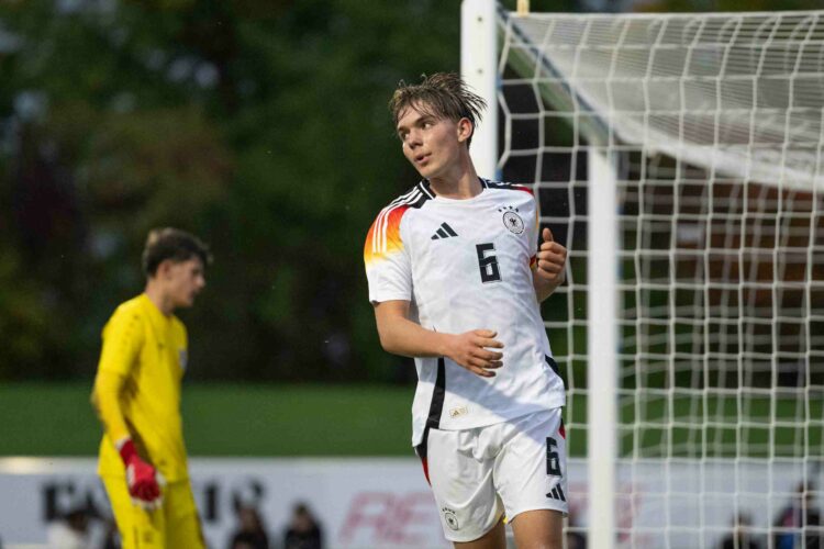 LUXEMBOURG, LUXEMBOURG - OCTOBER 08: Kennet Eichhorn of Germany U17 celebrates after scoring his team’s second goal during the UEFA Under17 EURO Qu...