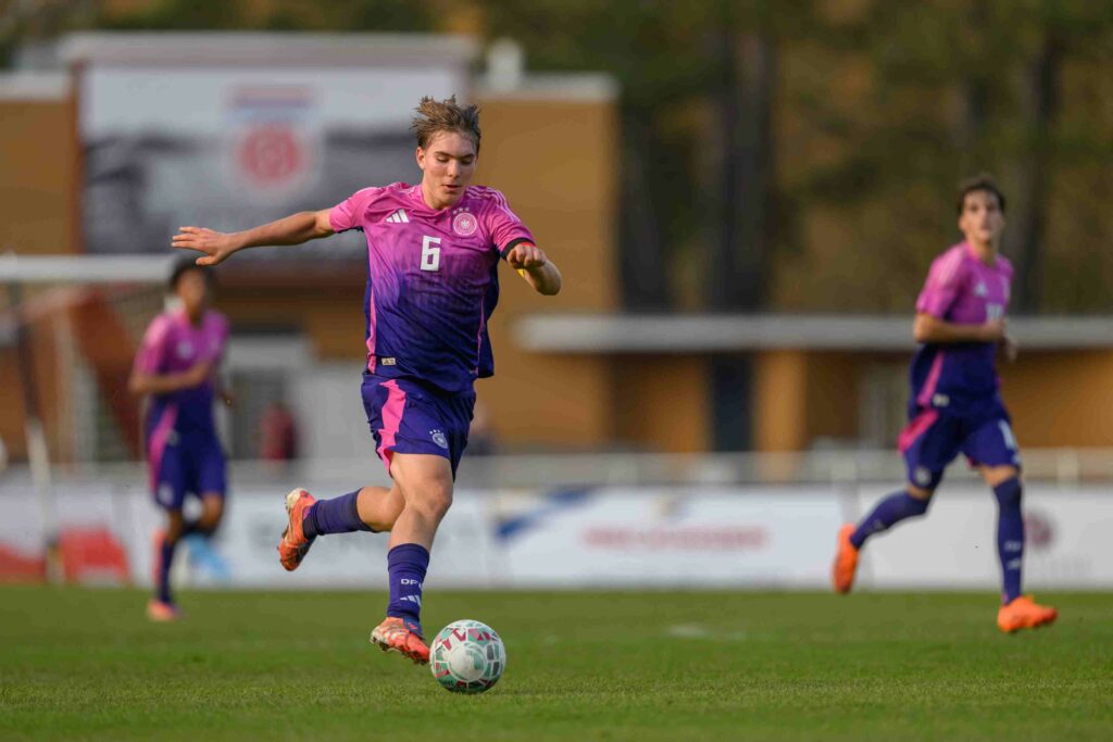 Arsenal and Man United chasing teen German midfield prodigy 3 ESCH-SUR-ALZETTE, LUXEMBOURG - OCTOBER 11: Kennet Eichhorn of Germany U17 controls the ball during the UEFA Under17 EURO Qualifier between U17 Poland and U17 Germany at Luxembourg on Emile Mayrisch in Esch-sur-Alzette, Luxembourg. (Photo by Christian Kaspar-Bartke/Getty Images for DFB)