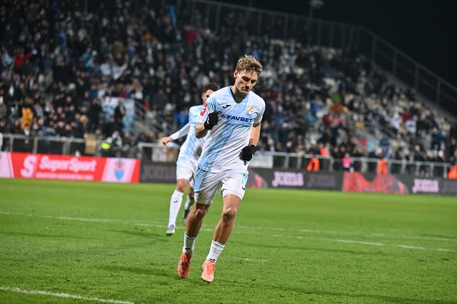 Player's agent confirms truth of Arsenal transfer reports 2 Toni Fruk playing for HNK Rijeka (Photo via Fruk on Instagram)