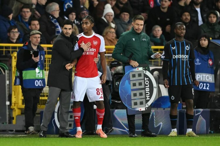 Marli Salmon coming on for Arsenal (Photo via Salmon on Instagram)