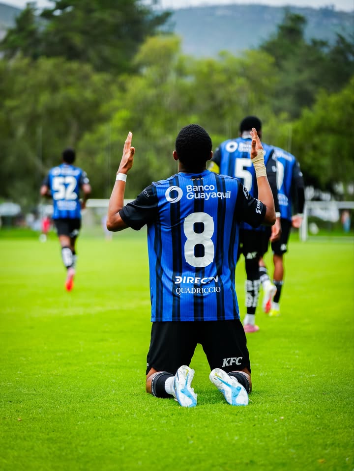 Arsenal agree double transfer deal for future window 4 Edwin Quintero (Photo via IDV.formatives on Instagram)