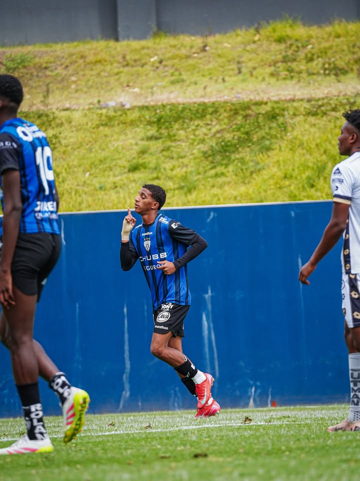 Arsenal agree double transfer deal for future window 3 Holger Quintero (Photo via IDV.formatives on Instagram)