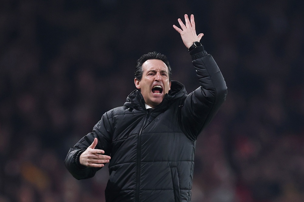Unai Emery, Manager of Aston Villa, reacts during the Premier League match between Arsenal and Aston Villa at Emirates Stadium on December 30, 2025 in London, England. (Photo by Julian Finney/Getty Images)