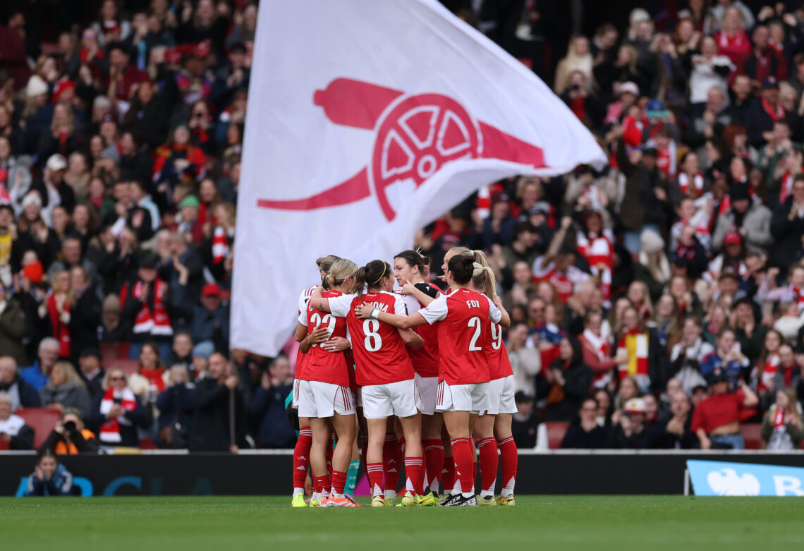 Arsenal women score 2 exceptional goals to beat Liverpool 1 LONDON, ENGLAND - DECEMBER 06: Olivia Smith of Arsenal (obscured) celebrates scoring her team's first goal with teammates during the Barclays Women...