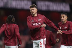 LONDON, ENGLAND: Ben White of Arsenal warms up prior to the Premier League match between Arsenal and Wolverhampton Wanderers at Emirates Stadium on December 13, 2025. (Photo by Julian Finney/Getty Images)