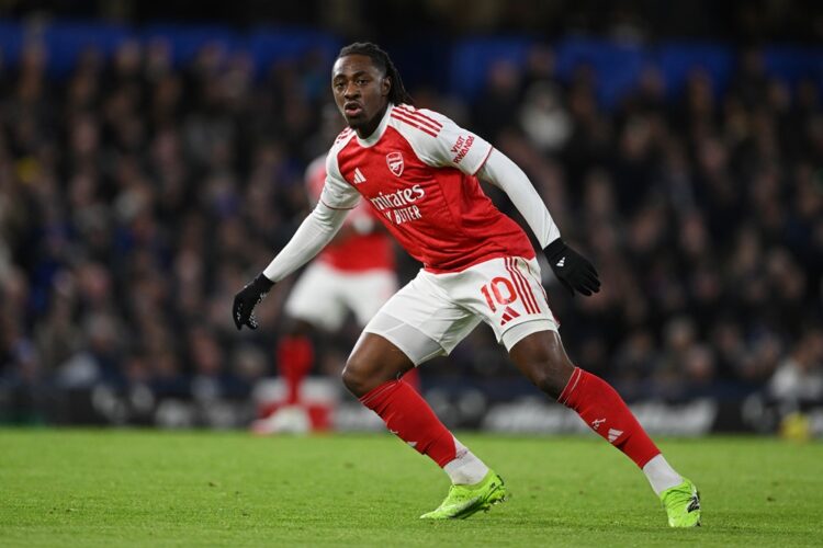 LONDON, ENGLAND: Eberechi Eze of Arsenal in action during the Premier League match between Chelsea and Arsenal at Stamford Bridge on November 30, 2...