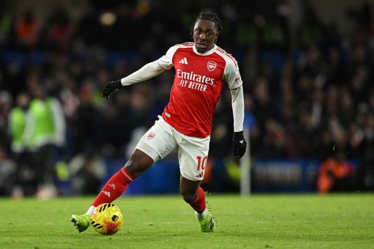 LONDON, ENGLAND: Eberechi Eze of Arsenal in action during the Premier League match between Chelsea and Arsenal at Stamford Bridge on November 30, 2...