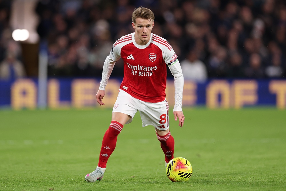 Arsenal star delighted to be back after 3 injuries 1 LONDON, ENGLAND: Martin Odegaard of Arsenal controls the ball during the Premier League match between Chelsea and Arsenal at Stamford Bridge on Nov...