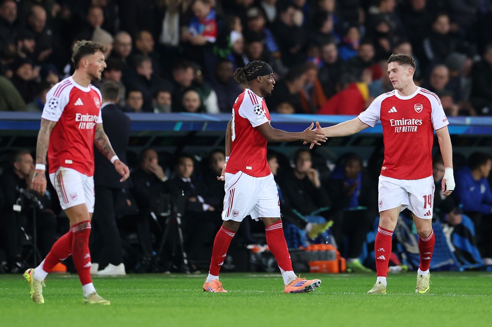Arsenal star nominated for Champions League Player of the Week 2 BRUGES, BELGIUM: Noni Madueke of Arsenal celebrates scoring his team's first goal with teammate Viktor Gyoekeres during the UEFA Champions League 2025/26 League Phase MD6 match between Club Brugge KV and Arsenal FC at Jan Breydelstadion on December 10, 2025. (Photo by Dean Mouhtaropoulos/Getty Images)