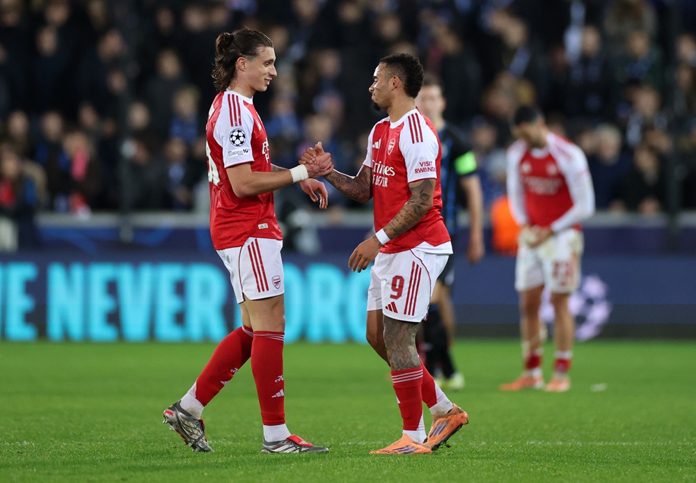 Arsenal star declares himself 'ready' after injury return 3 BRUGES, BELGIUM: Gabriel Jesus of Arsenal shakes hands with his teammate Riccardo Calafiori after the UEFA Champions League 2025/26 League Phase MD6 match between Club Brugge KV and Arsenal FC at Jan Breydelstadion on December 10, 2025. (Photo by Dean Mouhtaropoulos/Getty Images)