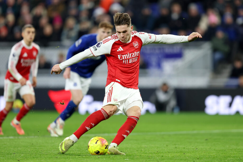 LIVERPOOL, ENGLAND - DECEMBER 20: Viktor Gyoekeres of Arsenal scores his team's first goal from the penalty spot during the Premier League match between Everton and Arsenal at Hill Dickinson Stadium on December 20, 2025 in Liverpool, England. (Photo by Matt McNulty/Getty Images)